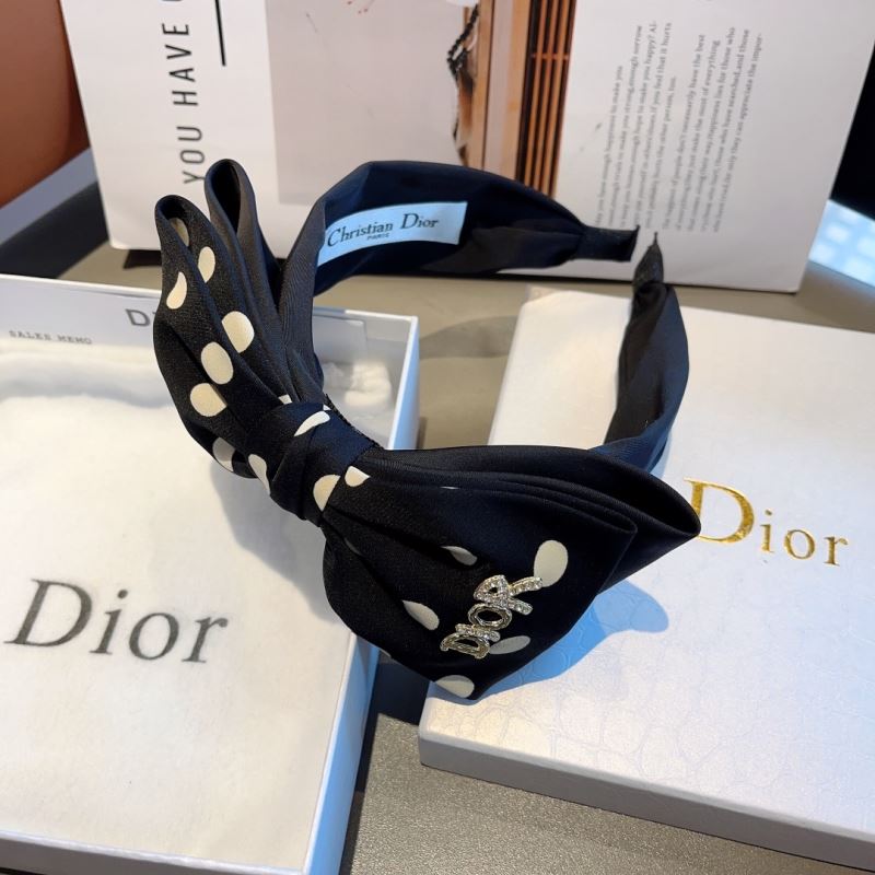 CHRISTIAN DIOR